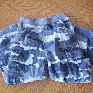 Cargo camo pants